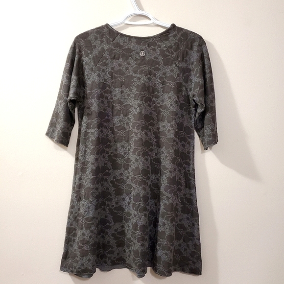 Mes Soeurs et Moi - Textured Grey Floral Tunic - Size 1 - Picture 4 of 7